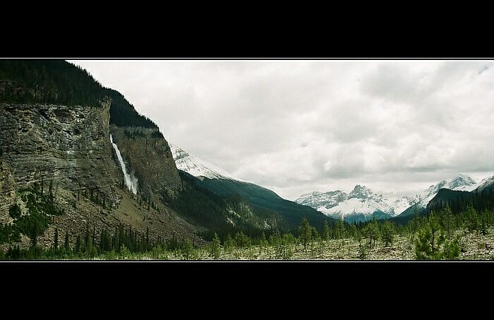 Takakkaw Falls (panorama)